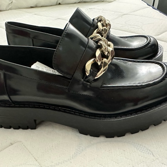 Size 39 Zara brand new patent shoes - Picture 3 of 5